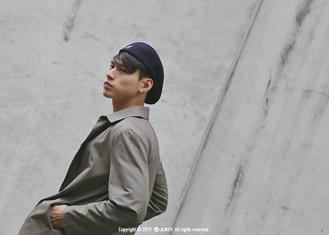 不知道剪什麼髮型 有種連gd 都認可的穿搭方式叫做 戴帽術 Juksy街星 Line Today