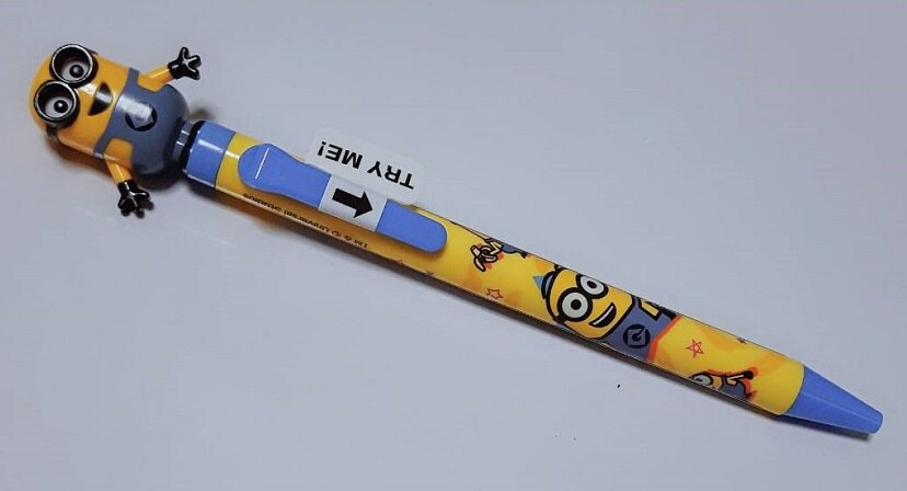 日本製 小小兵 筆 黑筆 玩偶筆 娃娃 原子筆 圓珠筆 筆 寫字筆 文具 日本代購 蘿蔔 正版 J00016806