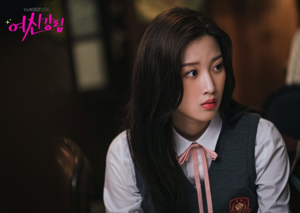 右滑看文佳煐《女神降臨》妝容重點>>