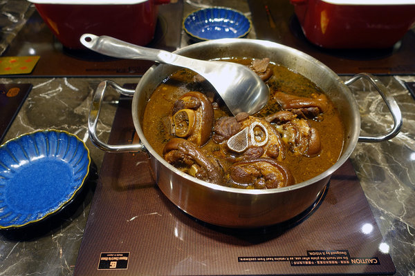 不糾結清粥小菜，台北ATT 4 FUN清粥小菜，正餐宵夜都有賣(含不糾結清粥小菜訂位、價位、包廂資訊)