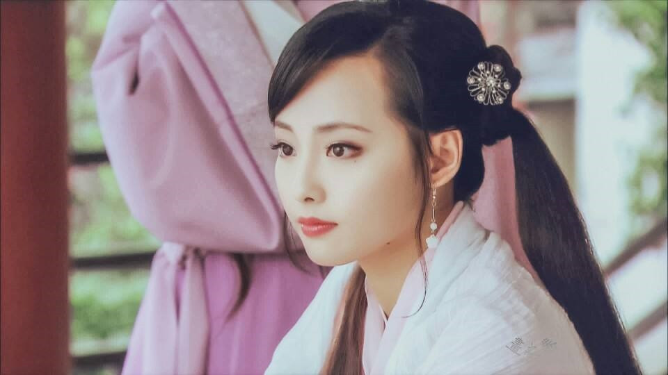 待播古裝劇「顏值不輸女主」的女配3：張嘉倪 飾演《千古玦塵》蕪浣