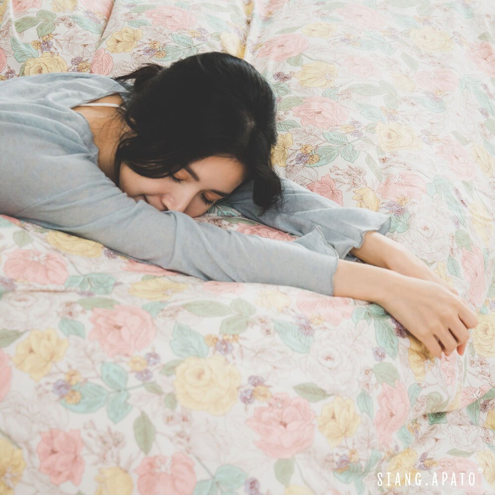 北歐風格的精緻床組,輕鬆打造外國居家風格,讓臥室煥然一新 100%精梳棉210織布品柔順、細緻,新式環保無毒活性印染