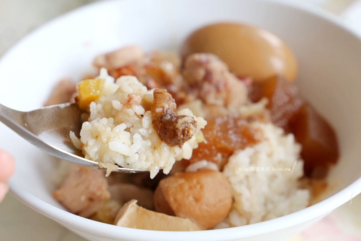 不是美食沙漠！雲林虎尾５銅板小吃：１元地瓜球、10元滿料湯、一甲子麵線