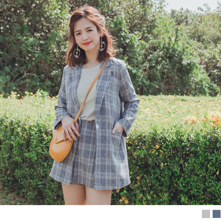 此款可與BA5498可搭成迷人的格紋套裝唷~ 使用親膚的面料使肌膚好感舒適自在一整天， 長版的剪裁可修飾臀部範圍且增添率性感氣息， 衣櫃內不可或缺的格紋元素， 質感的配色內著簡單搭配及可打造出時髦感l