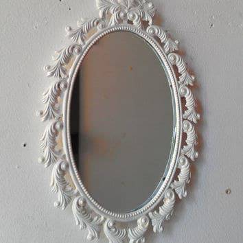 Terlihat Sepele, 7 Gambar Ini Akan Buat Penderita Spectrophobia Panas Dingin Hingga Tak Bisa Tidur