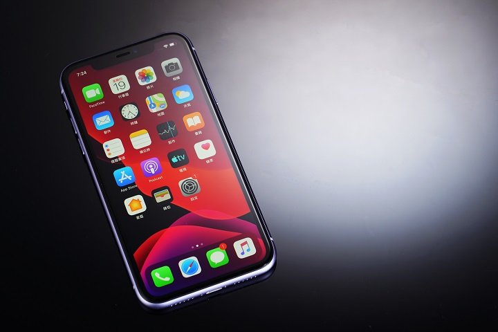 iPhone 11 綠色、紫色實機開箱，一次掌握 5 大特點、換機優惠