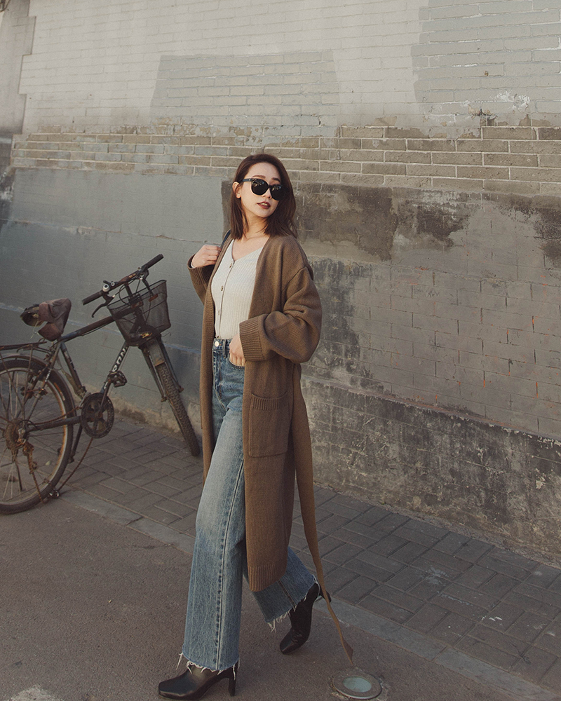 附綁帶/慵懶寬鬆版型 商品長度/長版商品版型/寬鬆 商品厚薄/適中商品彈性/佳 *此款材質特性，不宜使用衣架吊掛，建議平放 / 避免摩擦*如想要清洗此款商品建議通過專業清洗店進行洗滌。