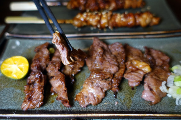 板橋深夜美食-老味噌居酒屋，江子翠捷運美食，板橋江子翠好吃串燒，能開心吃燒烤喝酒的板橋人氣宵夜推薦 