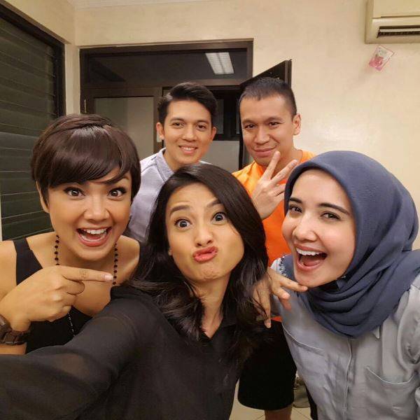 Kamu Gak Akur Sama Mantan Belajar Dari 10 Artis Ini Yang Tetap Bisa Berhubungan Baik Meski Udah Gak Sama Sama Lagi Seruni Id