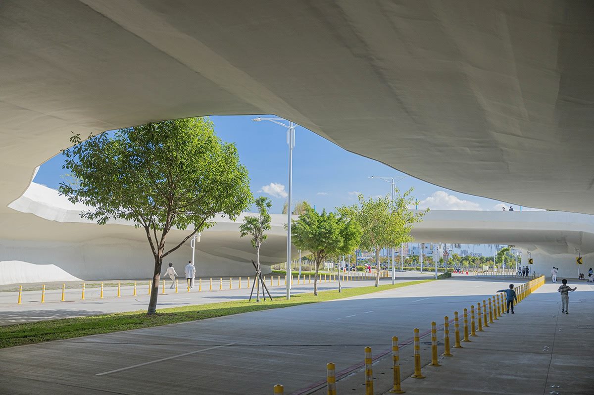 占地20萬坪稱霸台中！「中央公園」６大IG夯點免費拍爆，順路吃３美食