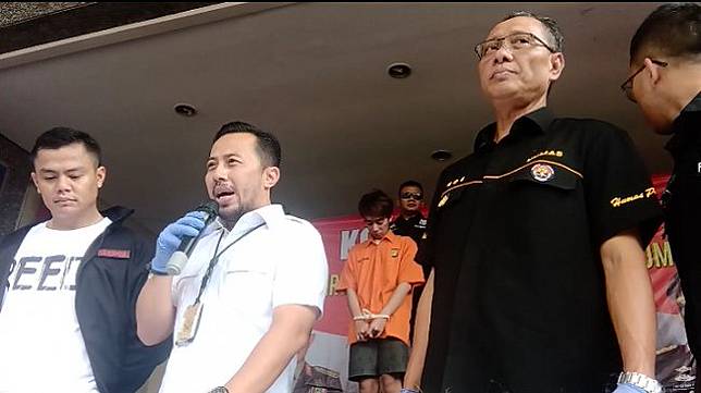 Polda Metro Jaya merilis kasus pemerasan yang dilakukan oleh seorang DJ.