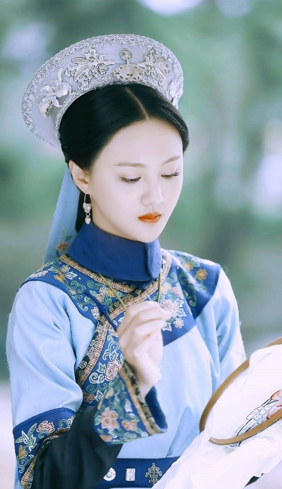 頂流小花的清宮劇造型4：鄭爽 飾演《寂寞空庭春欲晚》衛琳瑯