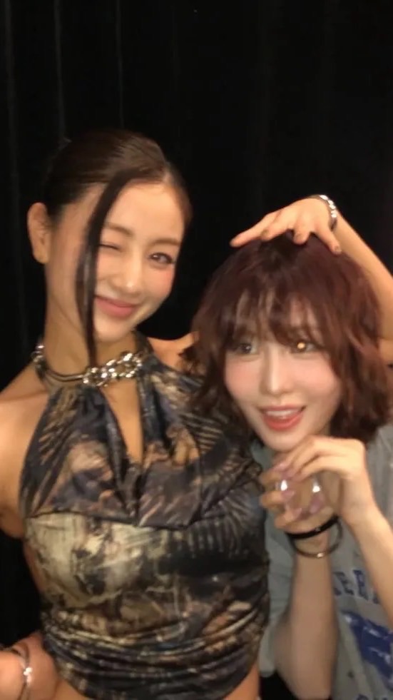 TWICE九週年卡冊團