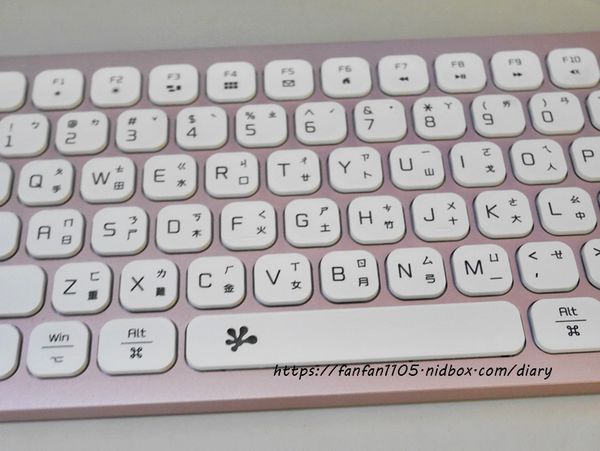【鋁合金鍵盤推薦】B.FRiEND玫瑰粉鋁合金鍵盤 #超薄機身 #靜音無痕按鍵設計 #七彩背光 超美夢幻鍵盤 (11).JPG