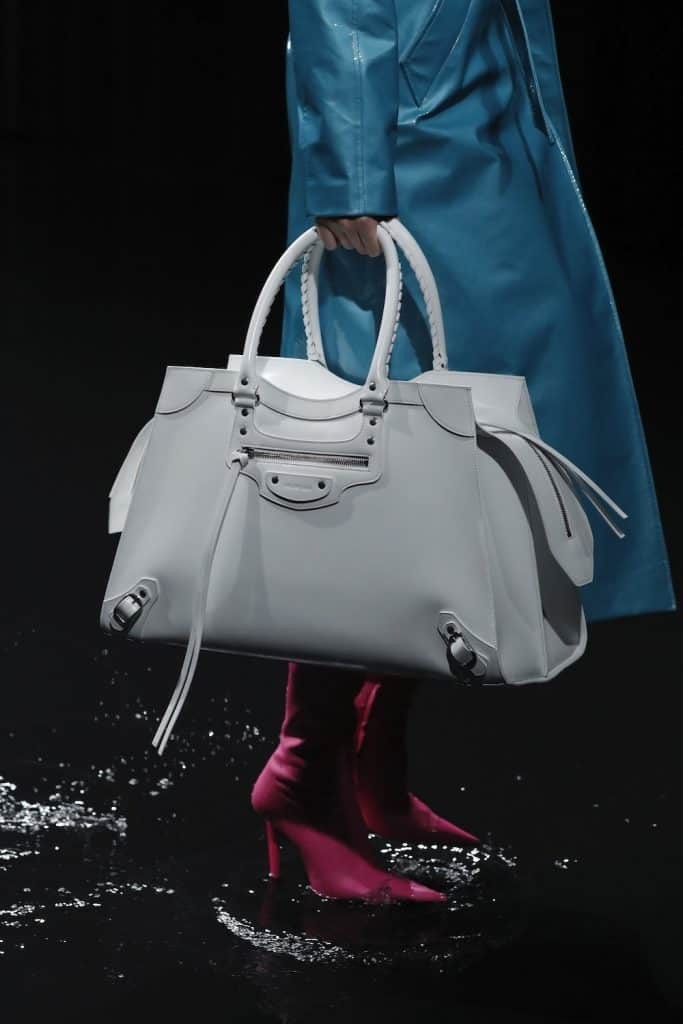 店舗限定限定あり 【BALENCIAGA】NEO CLASSIC ミディアム バック | www ...