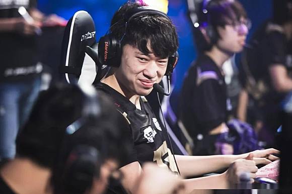 英雄聯盟》T1 CEO 直播爆料：Faker 婉拒LPL 戰隊2000 萬美金合約，他擁有一棟「Faker」大樓-- 上報/ 遊戲