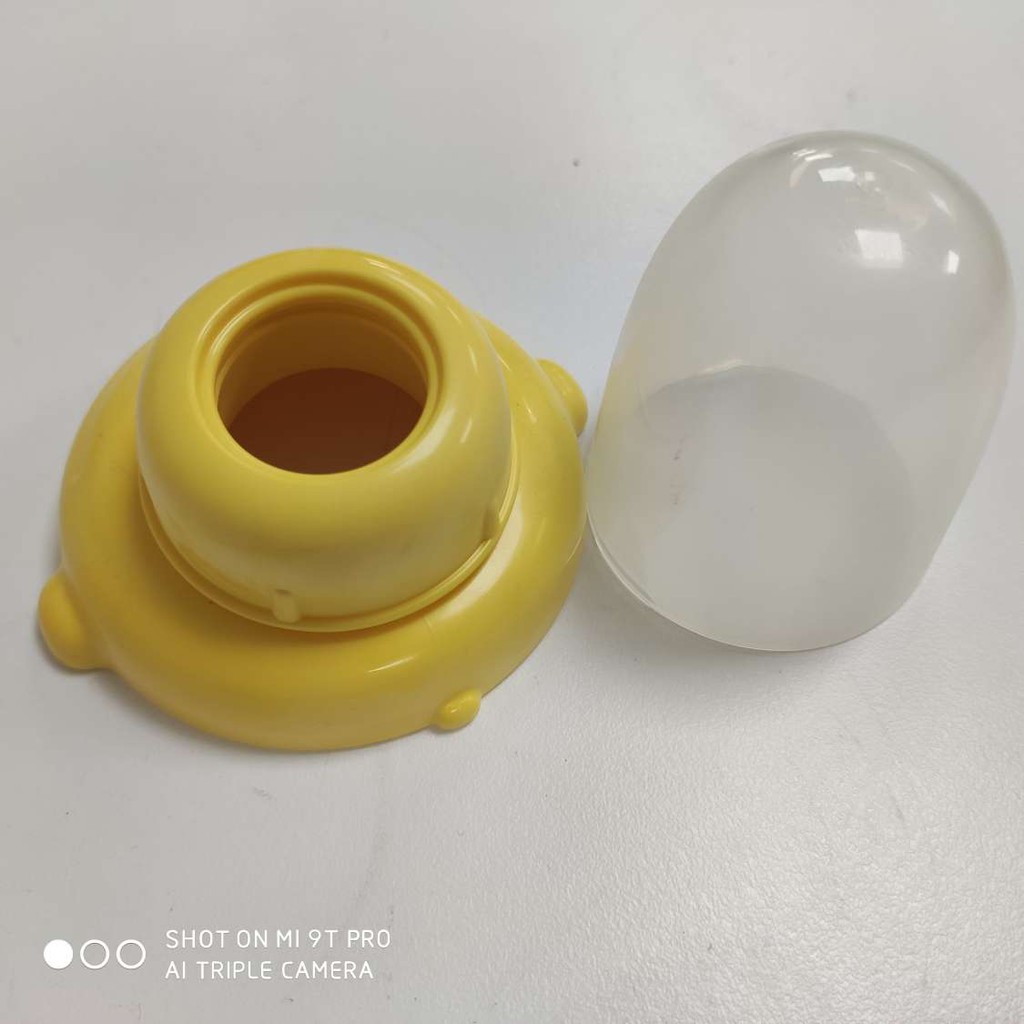 材質：聚丙烯、矽膠產地：日本、馬來西亞適用年齡：3M+注意事項：請搭配combi四階段喝水訓練杯以及標準奶瓶共用，配件如有破裂狀況，請立即更換。※本商品特價出清，可能有髒汙或瑕疵，介意者請勿購買，謝謝