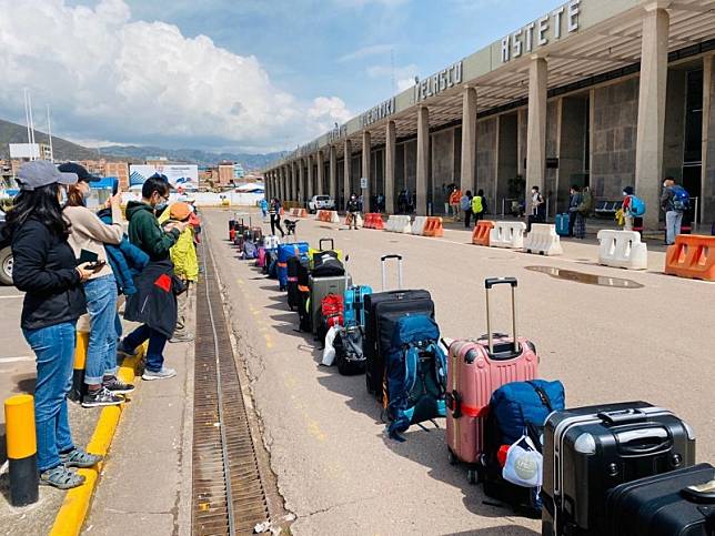 台灣包機助滯留祕魯旅客離境 新加坡外長︰非常感謝台灣朋友