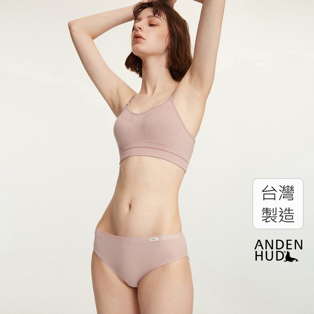 ● 產品說明材質：96%棉，4%彈性纖維產地：台灣(堅持從原紗到成衣，均是台灣製造)設計：舒適的面料加上腰頭有可愛的花邊設計，簡約中的小細節帶出內褲的精緻度。● 注意事項．初次先以清水手洗，洗滌時有輕