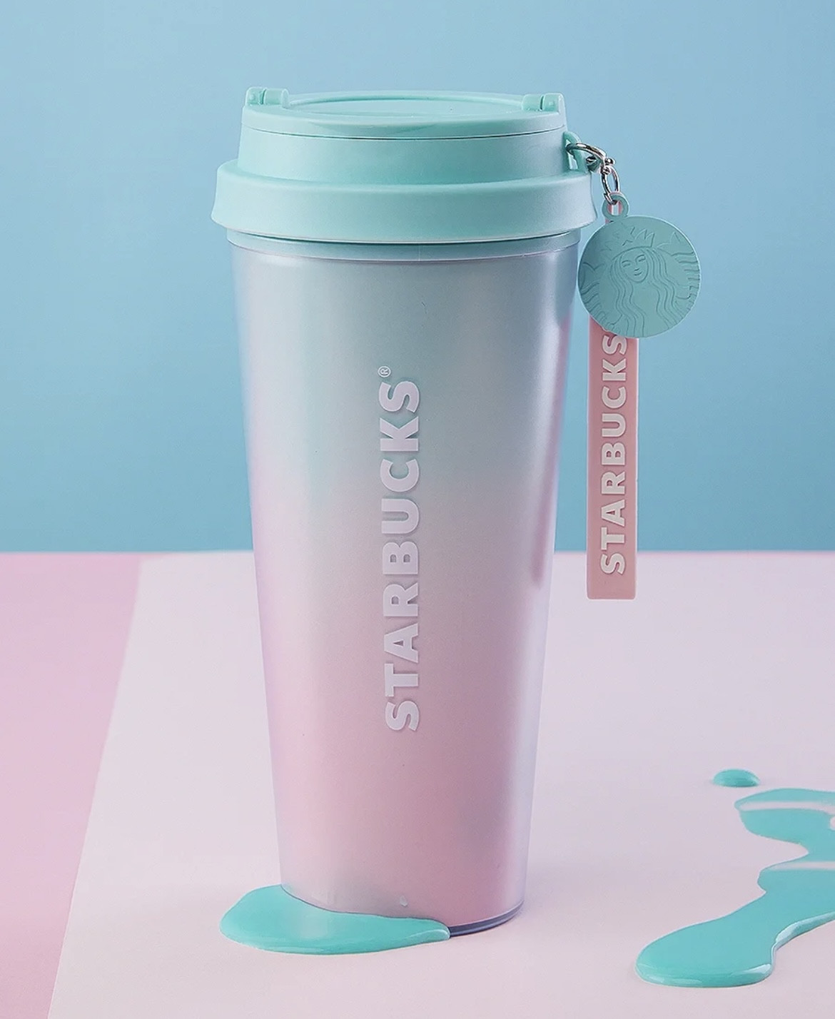 星巴克推出「星雲漸變系列星杯」