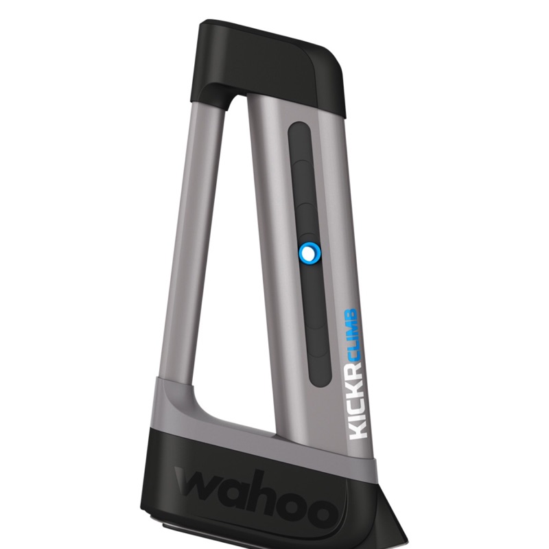 商品介紹KICKR CLIMB 室內爬坡訓練機 - 爬坡模擬器特色/規格• 最大傾斜：+20%；• 最小傾斜：-10%；• 可支持的花鼓：QR, 12x100, 15x100, 15x110• 尺寸：