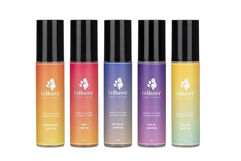 celluver香縷 淨化衣物香氛噴霧 70ml_5款 淨含量 : 70ml 款式 : 橘黃_西柚派對/紫_旋轉木馬/紅橘_莓好實光 籃紫_夢遊天邊/黃綠_金香閃閃 用途 : 去除臭味因子,讓衣物長時