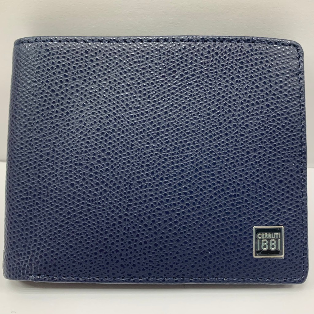 CERRUTI 1881男用新款皮夾，內外單色防刮全皮風格簡約耐看、質感佳，是款實用又全面時尚化的優質單品。附原廠包裝盒/保証書，送禮體面大名流紳士最愛款，簡潔、素雅，充滿非凡的時尚魅力，低調沉穩的色