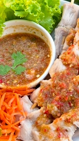 หมูมะน๊าวส์