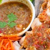 หมูมะน๊าวส์