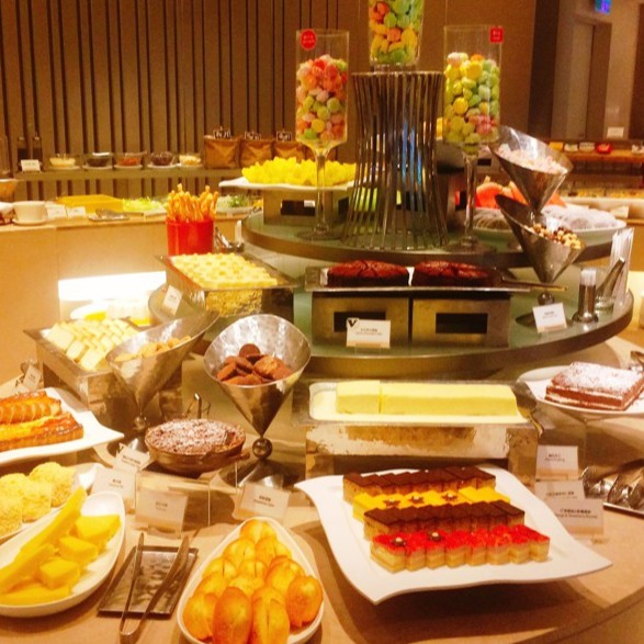 (2)新竹老爺：①Le Cafe咖啡廳平假日自助式午餐2客或平日下午茶4客，或假日下午茶3客②明客粵菜廳週末假日烤鴨兩吃③中山日本料理會席一客(價值1680+10%)(3)北投老爺：純 法式餐廳午間純