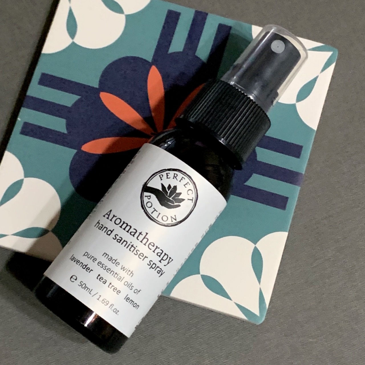 植物の恵みたっぷり 化粧品ブランドのハンドクリーナー