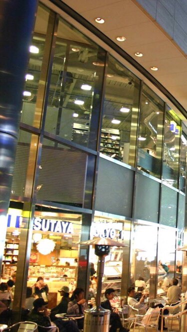 TSUTAYA TOKYO ROPPONGI（六本木けやき坂スタバ）が好き
