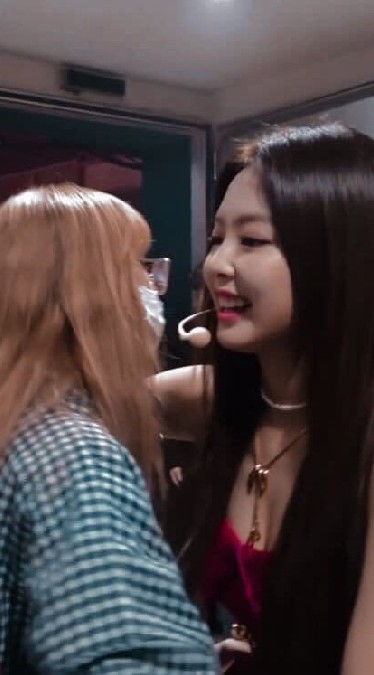JENLISA 🖤