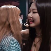 JENLISA 🖤