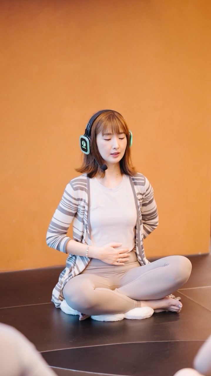 Relax With Avy 女性修復瑜珈