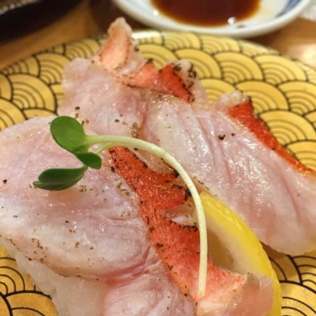 ユーザーが投稿した金目鯛の炙りの写真 - 実際訪問したユーザーが直接撮影して投稿した長浜回転寿司市場ずし 魚辰の写真
