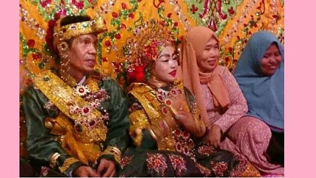 Resepsi pernikahan Ahmad Muslim dan Fitriani di kediaman Fitriani, Sinjai Utara, Sulawesi Selatan, rabu (18/4/2018) (HANDOVER)