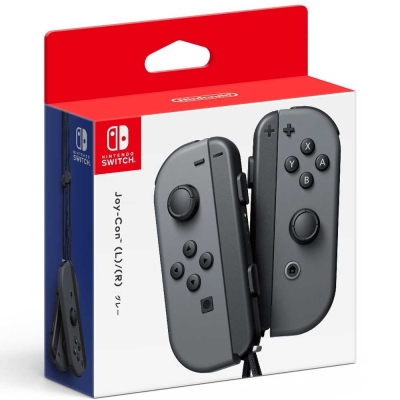 Joy-Con 控制器組內含左右兩個控制器，並內建速度感應器以及陀螺儀，可針對玩家的動作進行感應，還有著 NFC 能讀取 amiibo 等資料。