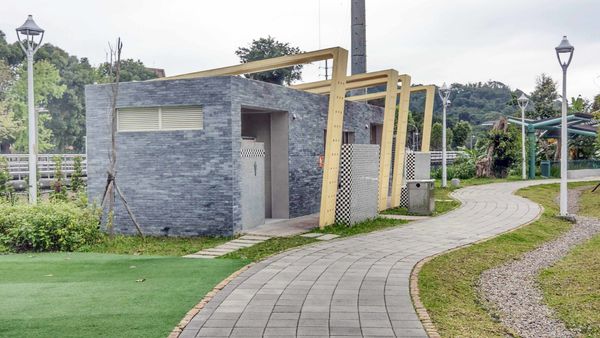 【台北景點】白雲公園-小孩愛不釋手，三種不同類型溜滑梯及多種盪鞦韆的特色公園