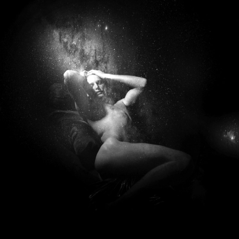 店長最愛 強力推薦 Six Scents Series Two 以“自然” 為主題，通過六款香水、電影短片、 植物藝術、攝影 等多種的感官形式 來展現大自然的美麗，激勵我們共 同保護地球，保護人類的生