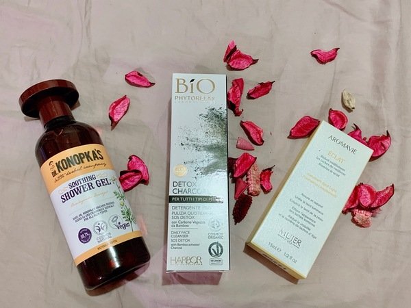 倪倪愛保養－『保養品推薦』歐美名媛女星網紅草本植萃天然保養聖品-來自歐洲MUJER法國原裝花植淨白臻萃/Dr.Konopka's有機金縷香沐浴精華/義大利黑鑽深層淨化潔顏精華開箱分享