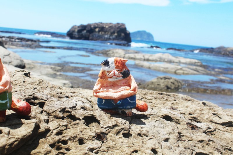 日常生活中總是有低頭看著自己的肥肉時，放心，你不孤單。 讓我們一起一起變胖！