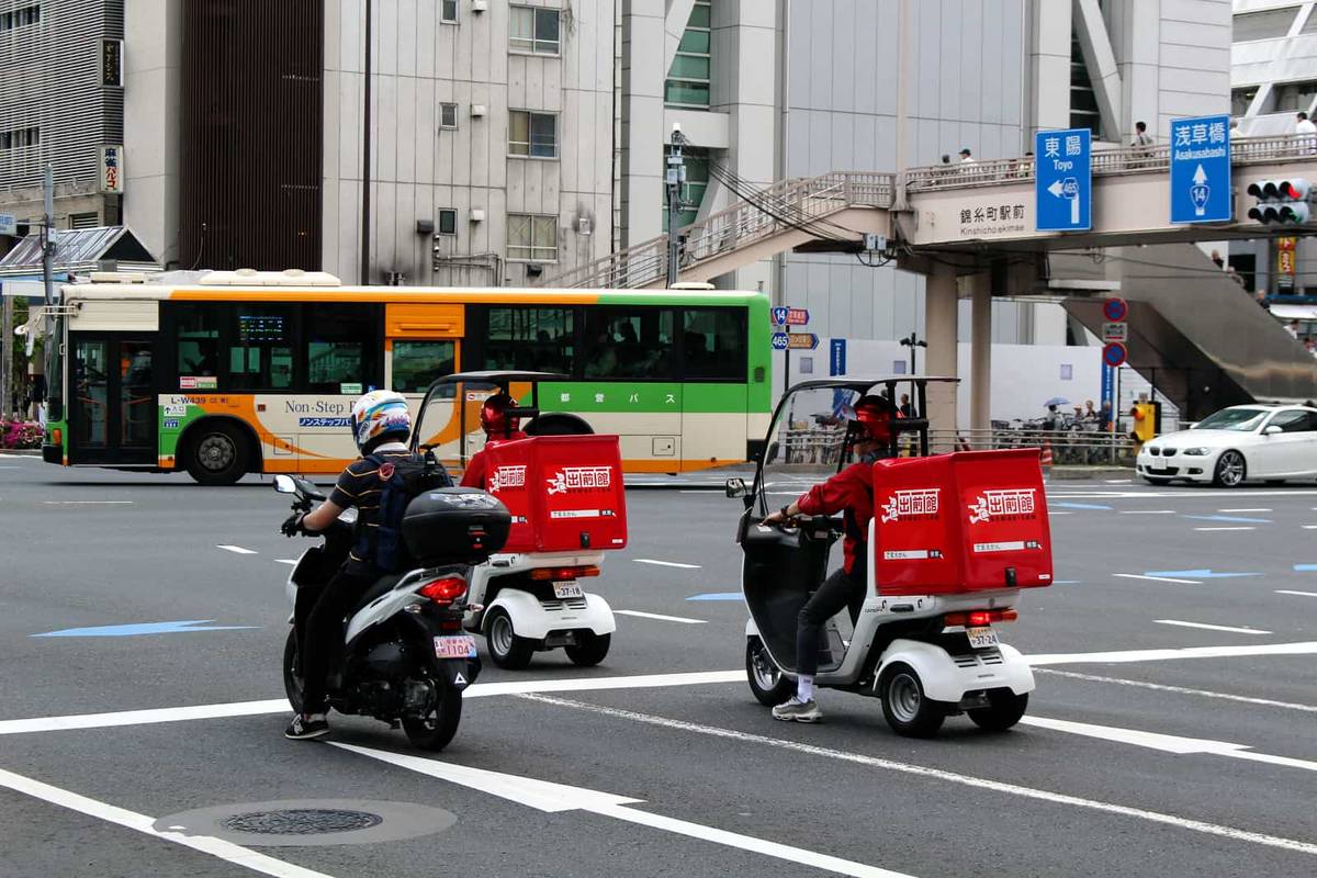 擠下Uber Eats！日本最大外送平台，用傳真機＋送報生上演大逆襲 天下 