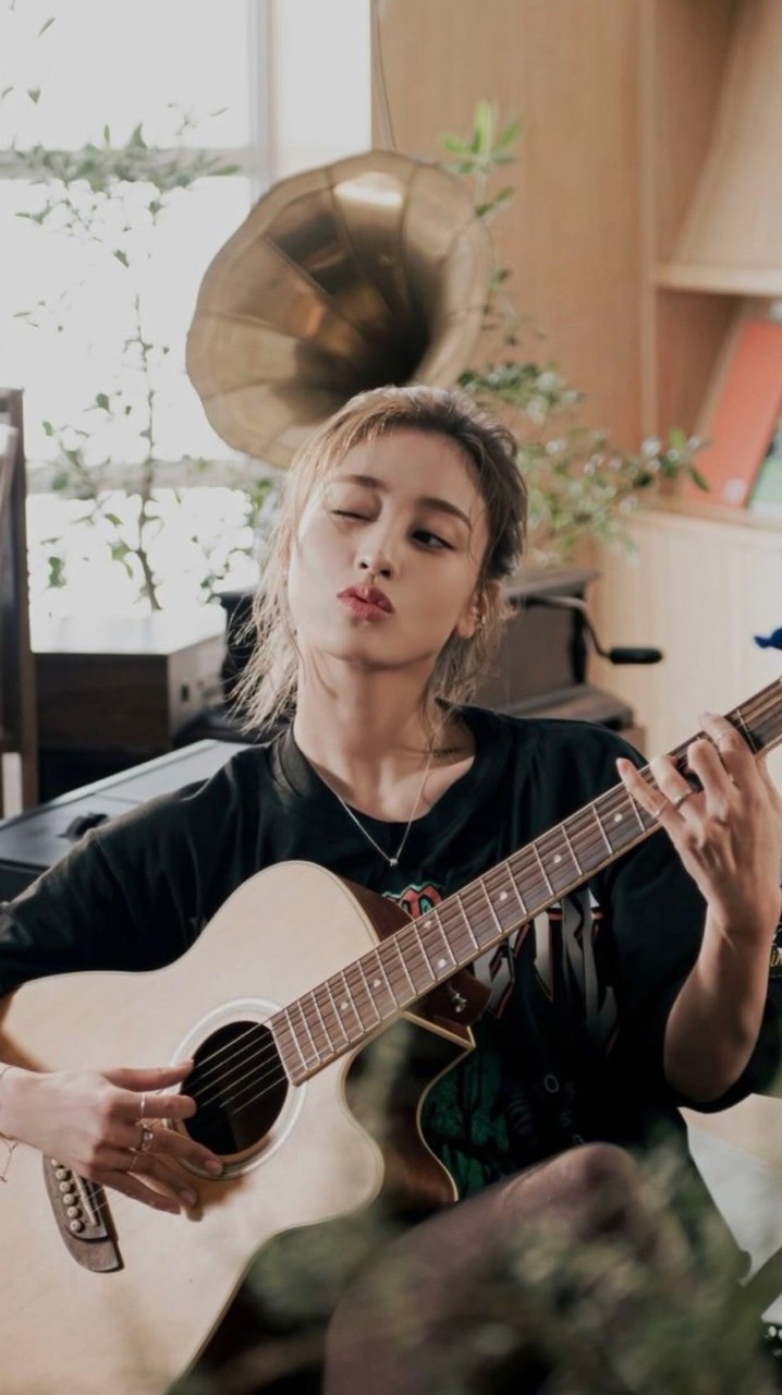 3/20、21鐵盒+迴紋針交換應援TWICE