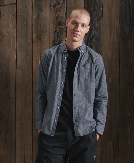 Everyone needs a smart shirt in their wardrobe, let the Classic University Oxford shirt be your choi