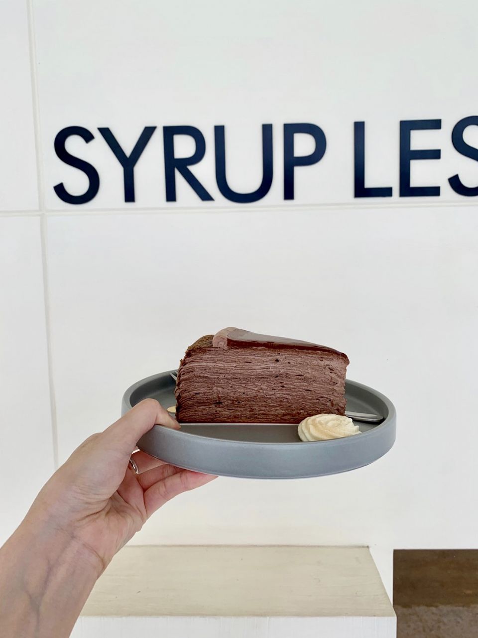 人氣網購千層蛋糕「稍甜syruples」實體店開幕！