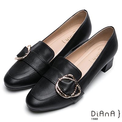 經典復古鞋型展現知性美感不規則皮帶金屬釦獨特亮眼貼心柔軟設計，滿足您的需求台灣師傅手工為您暖心打造