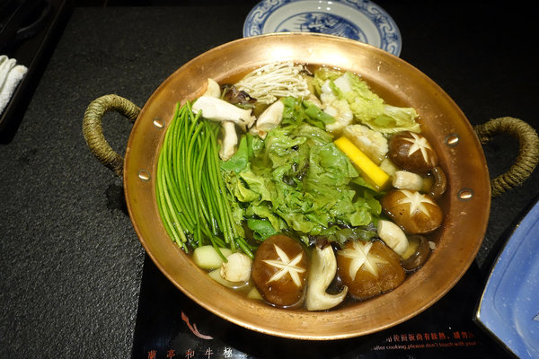 蘭亭鍋物割烹-信義安和站聚餐餐廳，蘭亭和牛極緻料理，聚餐、節日慶祝及慶生餐廳推薦，滿足五感饗宴的精緻料理(附蘭亭火鍋菜單)