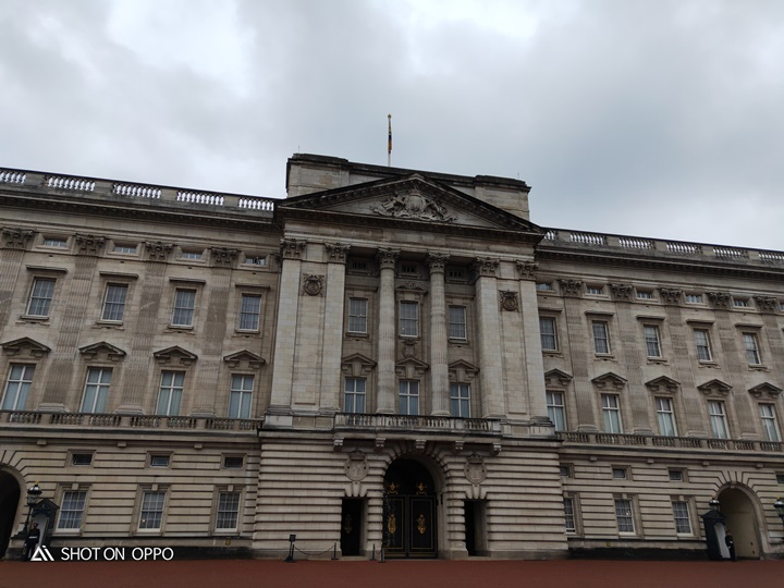 OPPO R17 開箱動手玩，跑分、拍照、續航力表現全都測