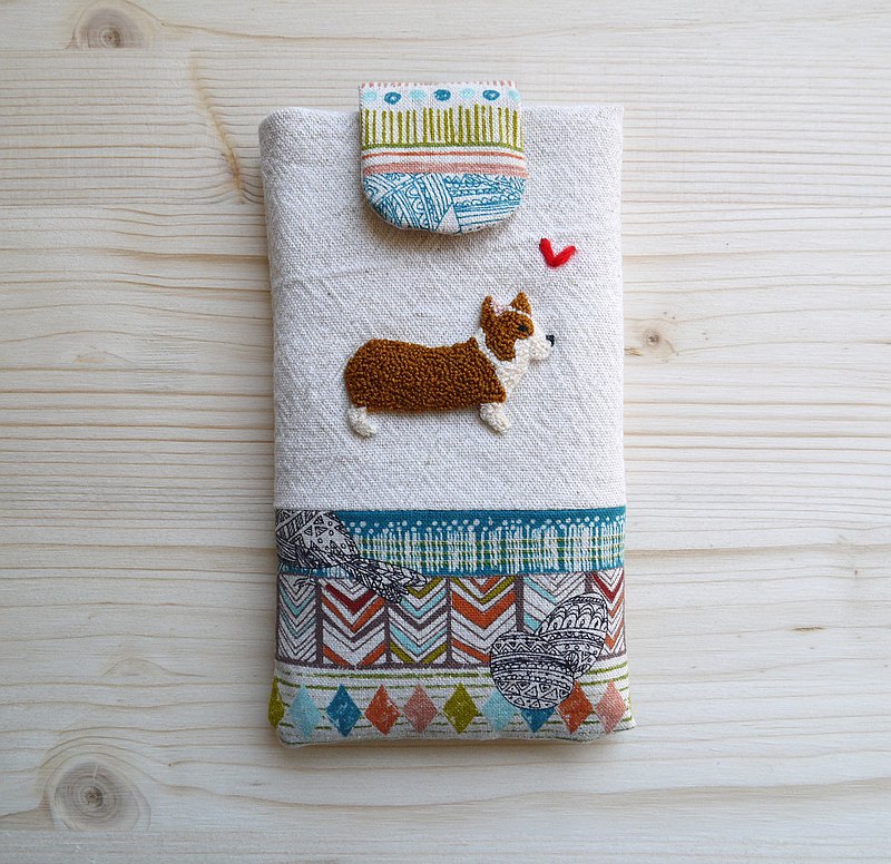 5吋手機最溫暖可愛的家，俄羅斯刺繡好質感絕對值得收藏